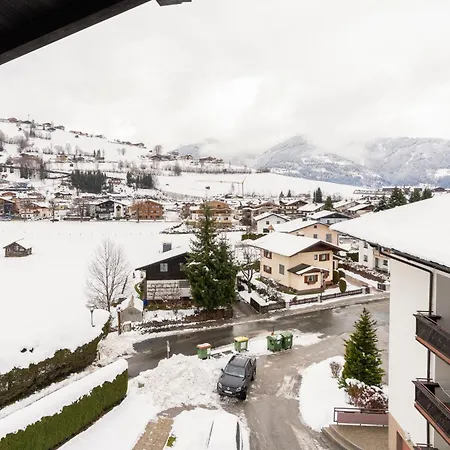 Alpine Escape With Maiskogel View דירה